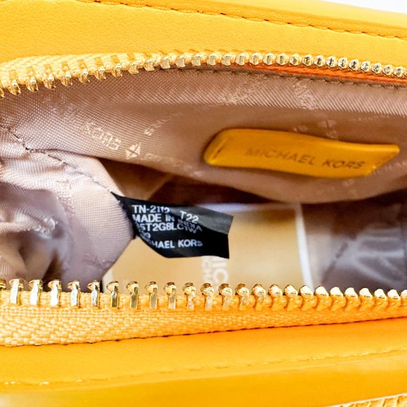 Michael Kors LIVIA Small Cloud Clutch Shoulder Crossbody Bag Straw Butter - Picture 10 of 11